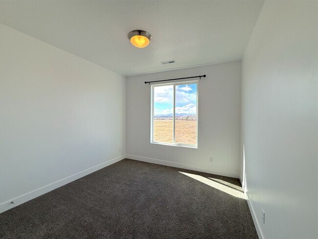 Building Photo - Brand New 3 bed, 2.5 Bath 1 car garage Townhome