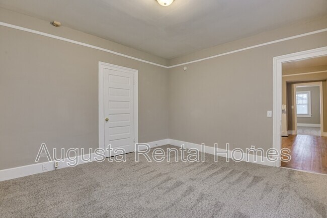 Building Photo - 104 Ellis St