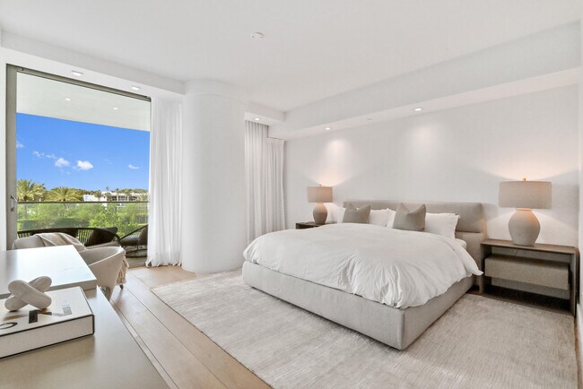 Building Photo - 10203 Collins Ave