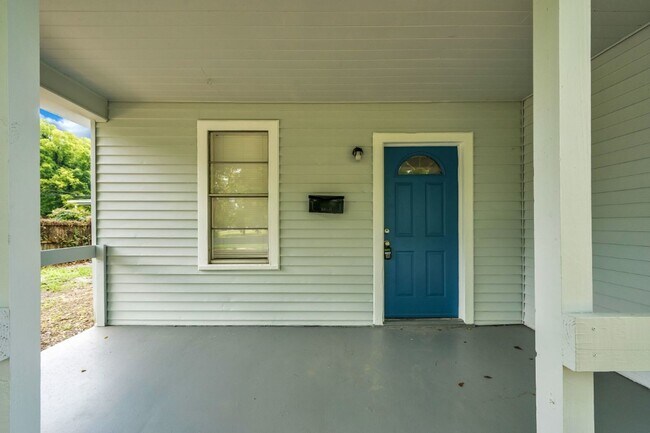 Building Photo - RARE 4BR Bessemer Beauty – Huge Space, Modern Updates & Low Move-In Costs!