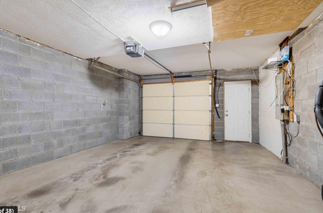 Building Photo - Now Available | 2 Bedroom 2.5 Bath | Bristol, TN