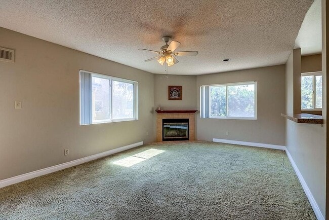 Building Photo - 1-Bedroom, 1-Bathroom Apartment for Rent –...