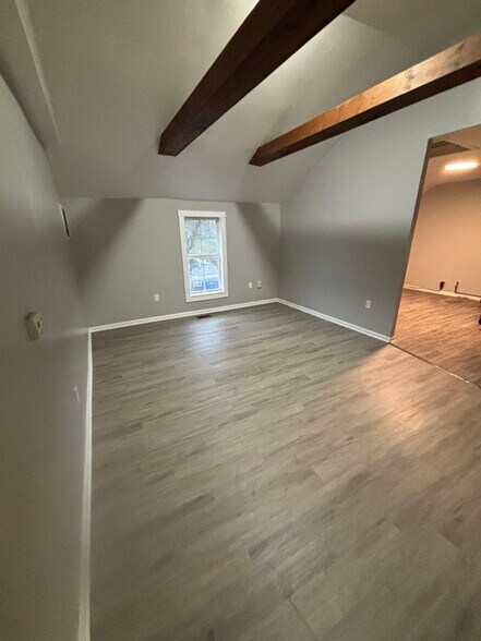 Building Photo - 101 N Main St