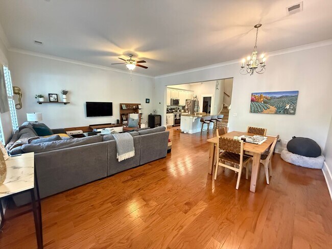 Building Photo - 3 Bedroom 2.5 Bath House in Moultrie Park ...