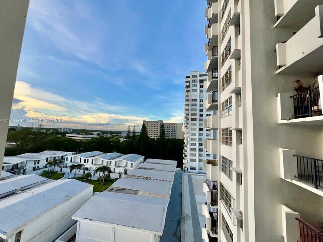 Building Photo - 2750 NE 183rd St