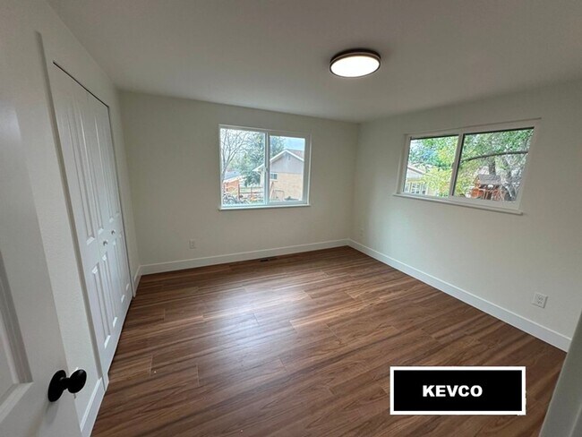 Building Photo - Tastefully Renovated Home!