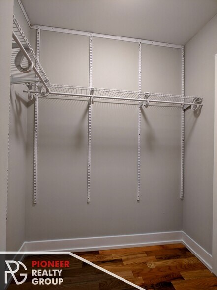 Building Photo - 2812 N Mildred Ave