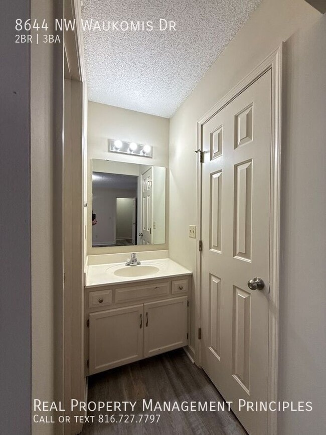 Building Photo - 8644 NW Waukomis Dr