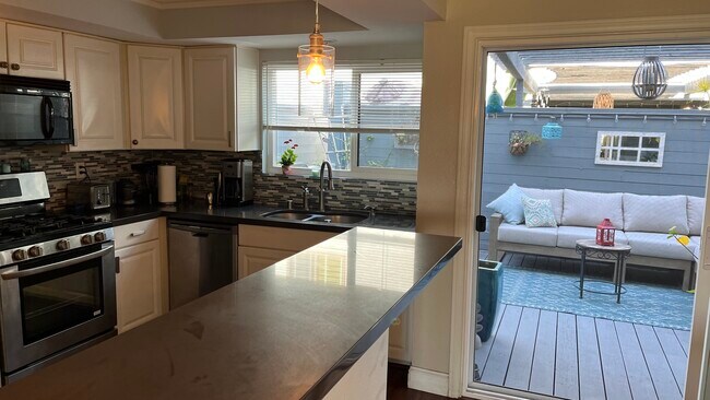 Kitchen/Deck - 817 America Way