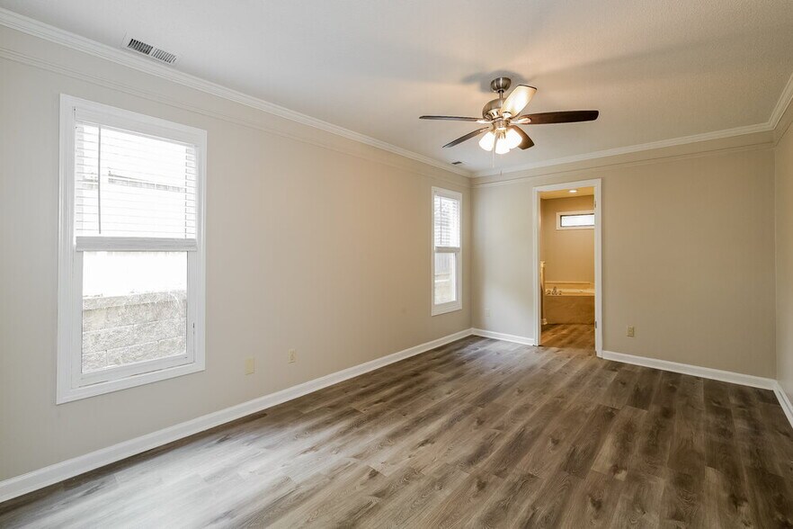 Building Photo - 488 Mysen Dr