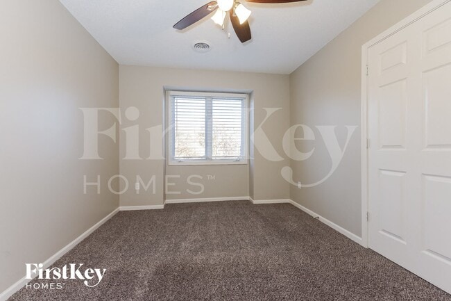 Building Photo - 6914 NW Pleasant View Ct