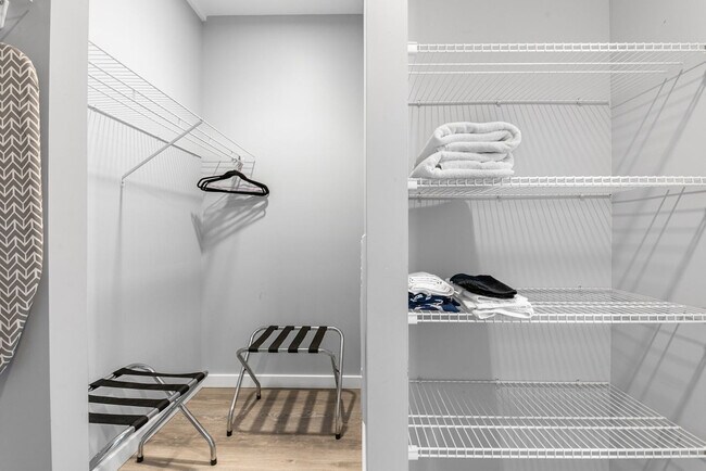 Building Photo - 95 Broadway-SI ID1240379P