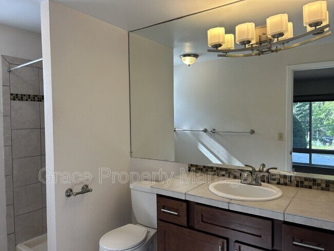 Building Photo - 10860 Stuart Cir
