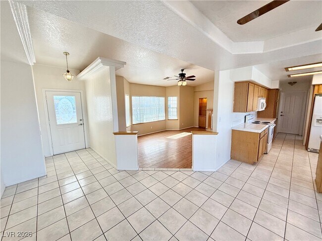 Building Photo - 1230 W Iguana St