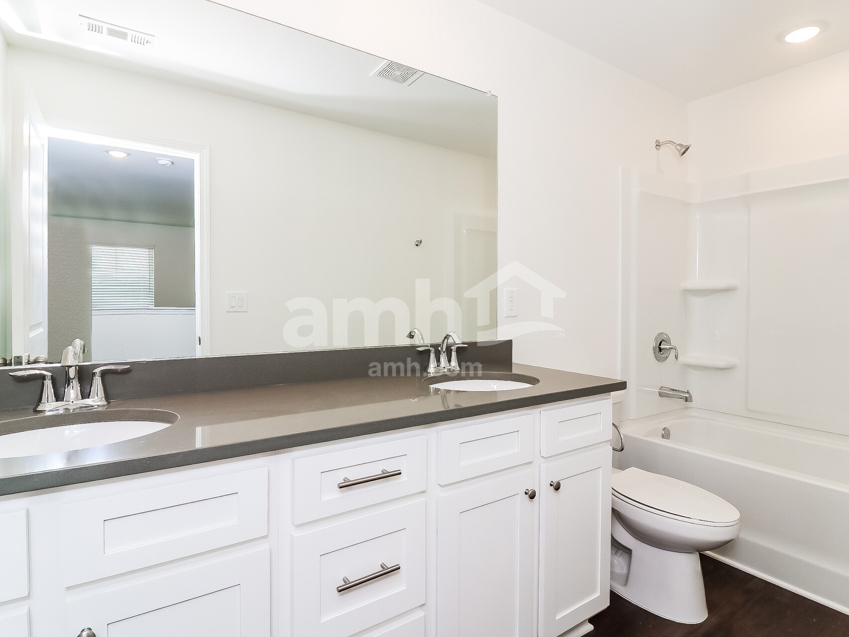 Building Photo - 4040 Chivalry Dr