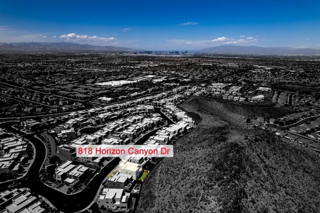 Building Photo - Luxury Rental with Mountain Views in Gated Henderson Community