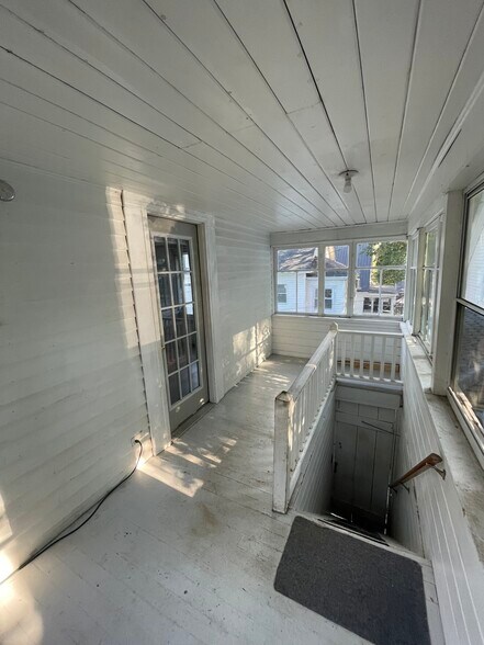 Building Photo - 135 Penobscot St