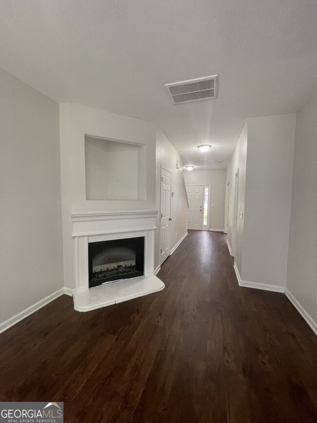 Building Photo - 387 Brookview Dr
