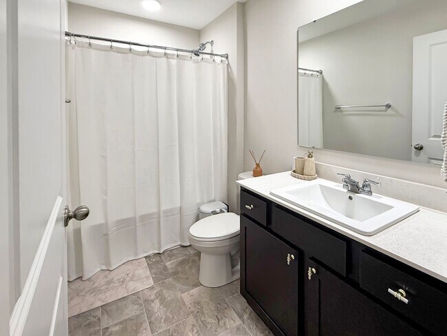 Building Photo - Newer Construction 4 bedroom available for...