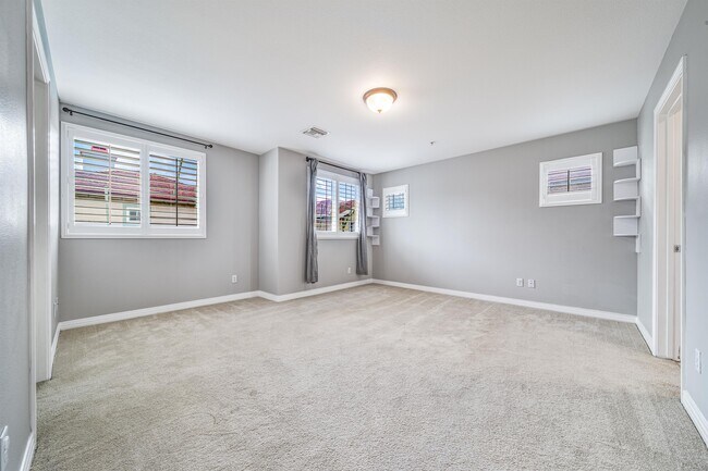 Building Photo - 1223 S Alta Vista Ave