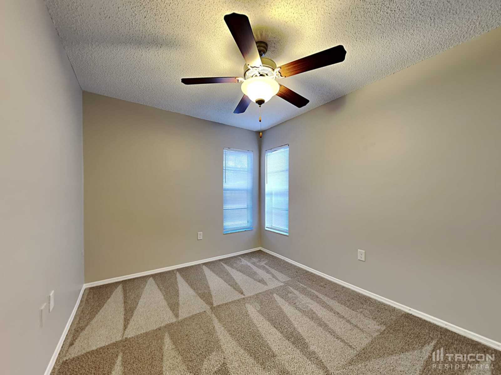 Building Photo - 10919 Livingston Dr