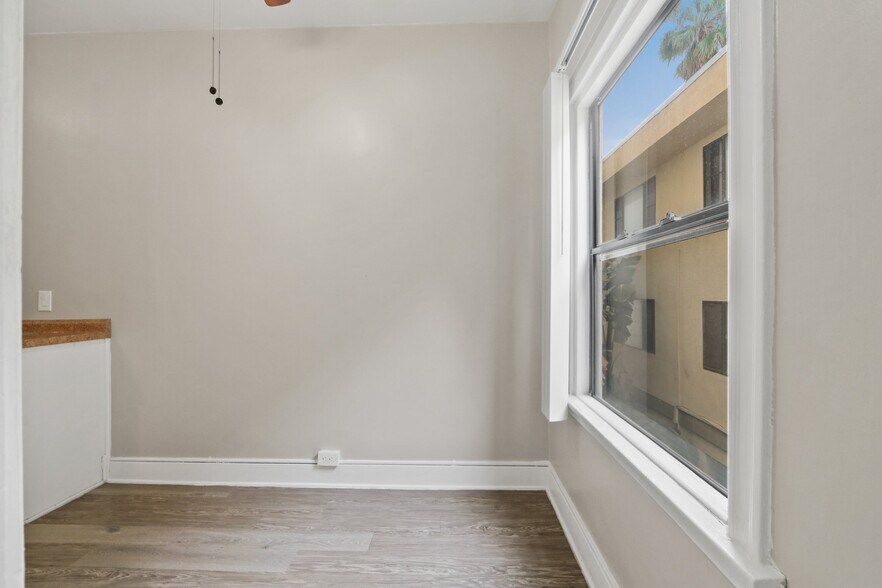 Building Photo - 3621 S Pacific Ave