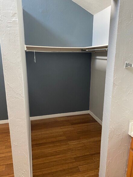 Building Photo - 1858 Nekoma Ct