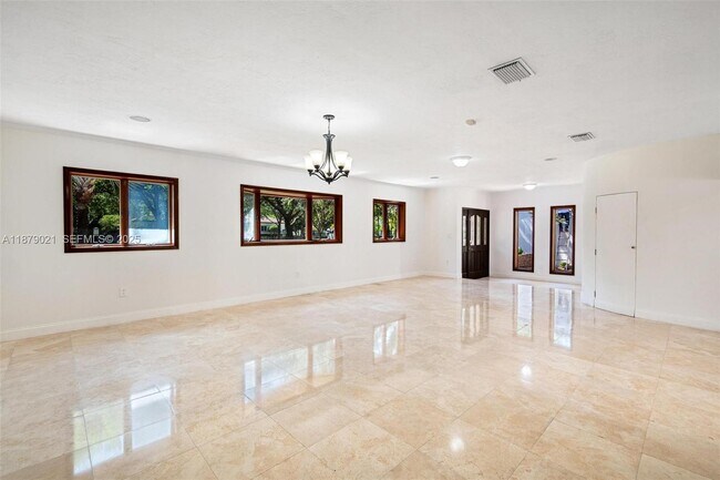 Building Photo - 11301 SW 91 Ave