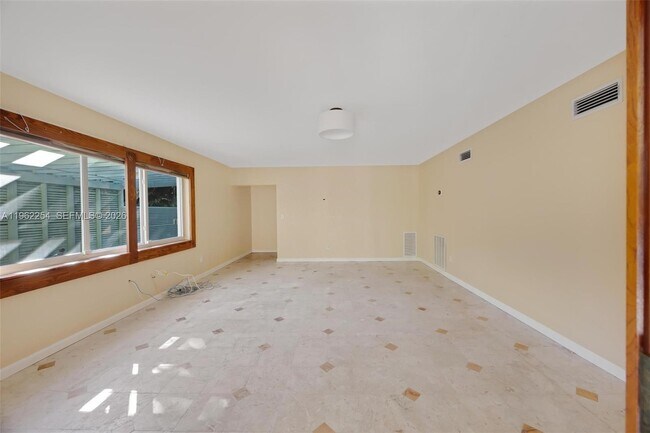 Building Photo - 6630 SW 102nd St