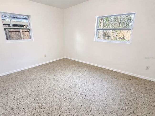 Building Photo - 1607 Dauphin Ln
