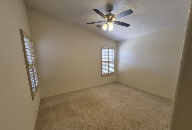Building Photo - 1136 San Cristo St