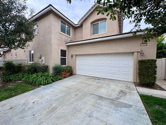 Building Photo - Modern Murrieta Living: Spacious 3-Bedroom Home in Griffith Place
