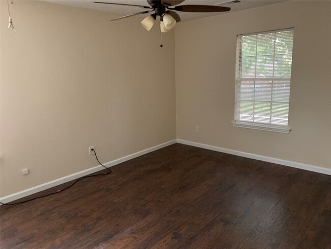 Building Photo - 1103 Mountain Meadows Dr