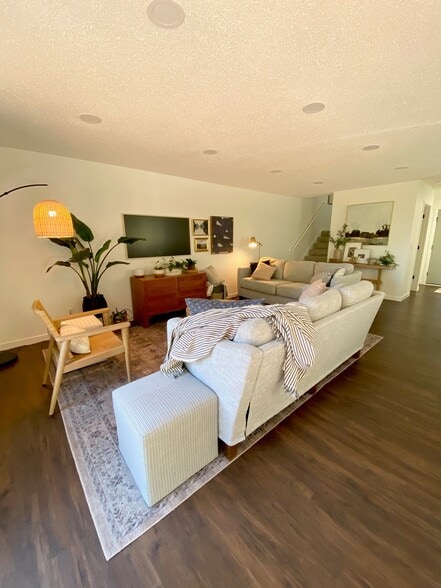 Building Photo - 149 Riverview Dr