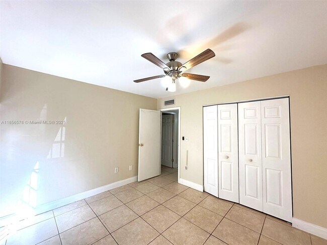 Building Photo - 6731 Kingsmoor Way