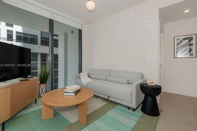 Building Photo - 11 NE 6th St