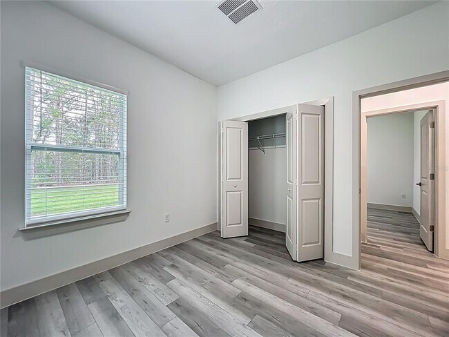 Building Photo - 1190 W Cary Dr