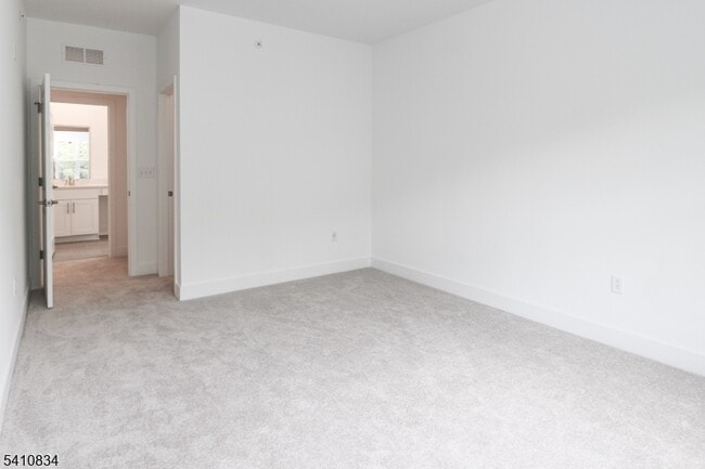 Building Photo - 71 Veterans Wy