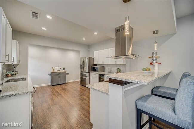 Building Photo - 4 br, 3 bath House - 306 ATWOOD Street SW