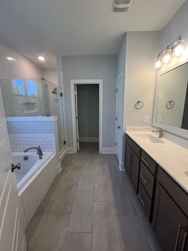 Building Photo - Experience Elegance and Privacy