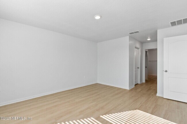 Building Photo - 65445 River Glen Pkwy