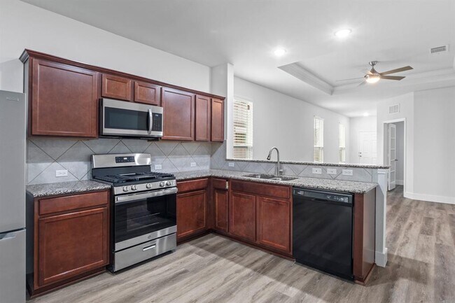 Building Photo - 175 Eves Necklace Dr.