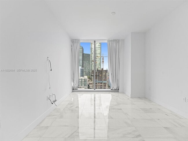 Building Photo - 700 NE 26th Terrace