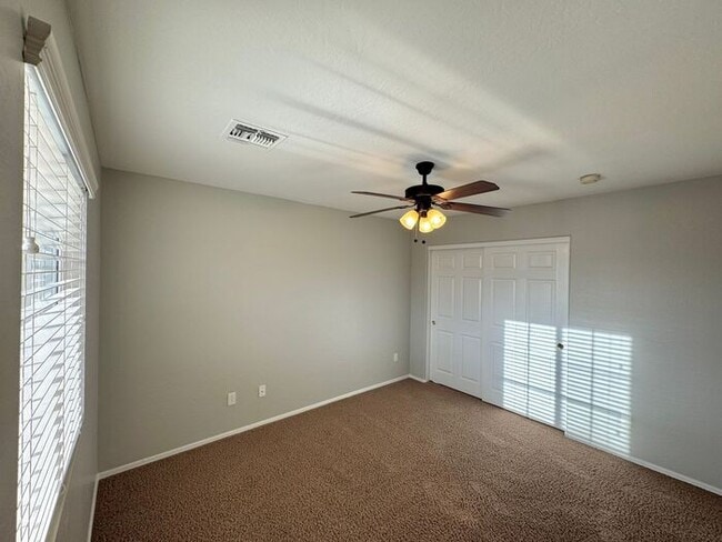 Building Photo - Amazing 4BD, 3BA house in Pinal county (31...
