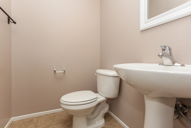 Building Photo - 3342 Villa Fiori Ave