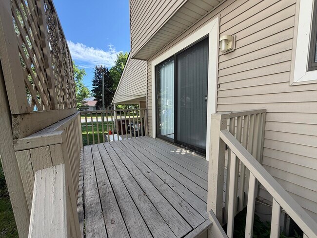 Building Photo - 1707 Dexter Ave