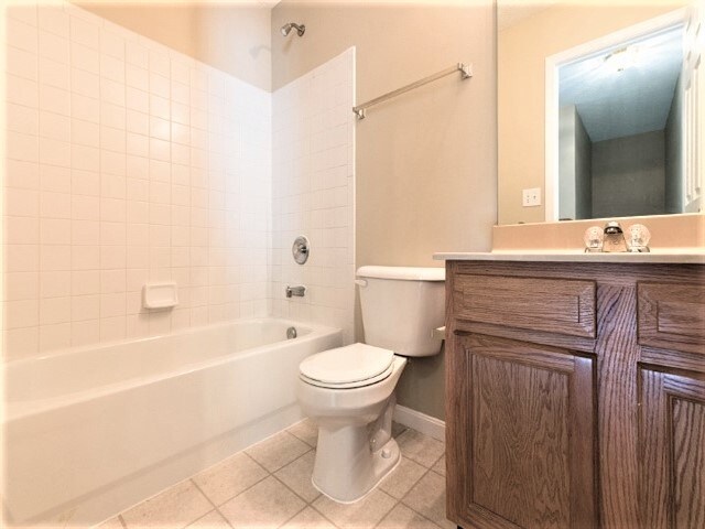 Building Photo - 5 S Ridge Dr
