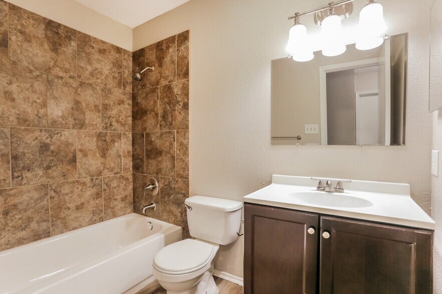 Building Photo - 514 Sims Dr