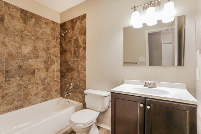 Building Photo - 514 Sims Dr