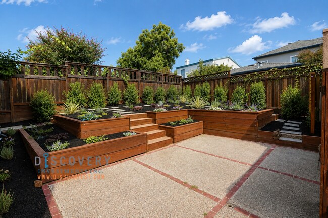 Building Photo - Sophisticated Piedmont Home